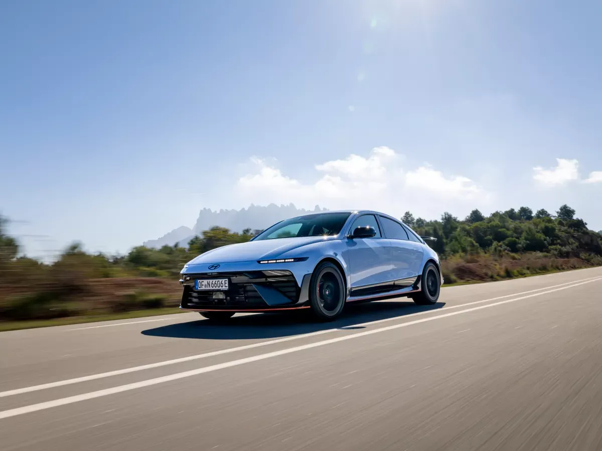 Hyundai IONIQ 6 N auf einer Bergstraße
