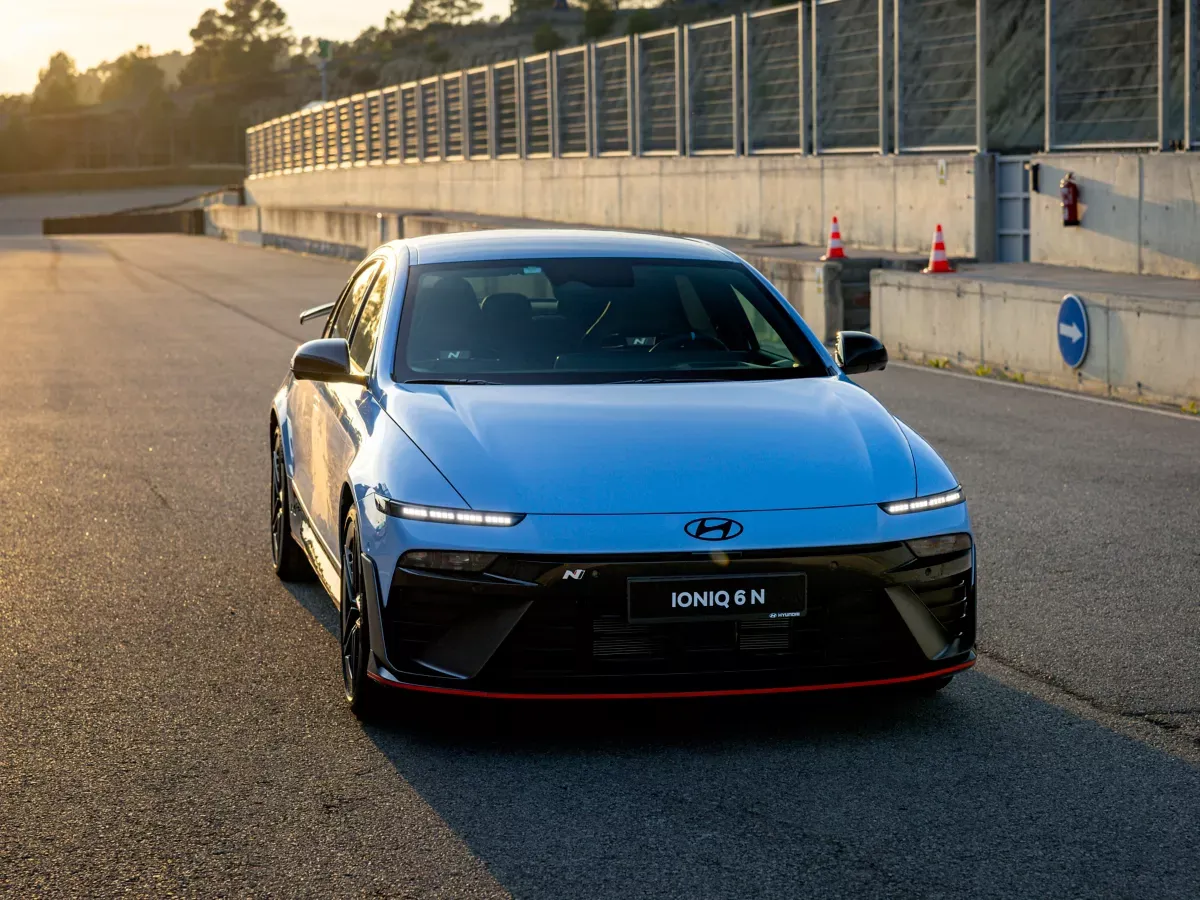 Hyundai IONIQ 6 N, Frontansicht mit N-Stoßfänger