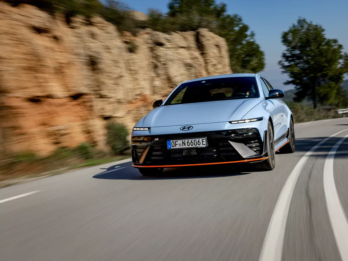Hyundai IONIQ 6 N 84 kWh 4WD mieten