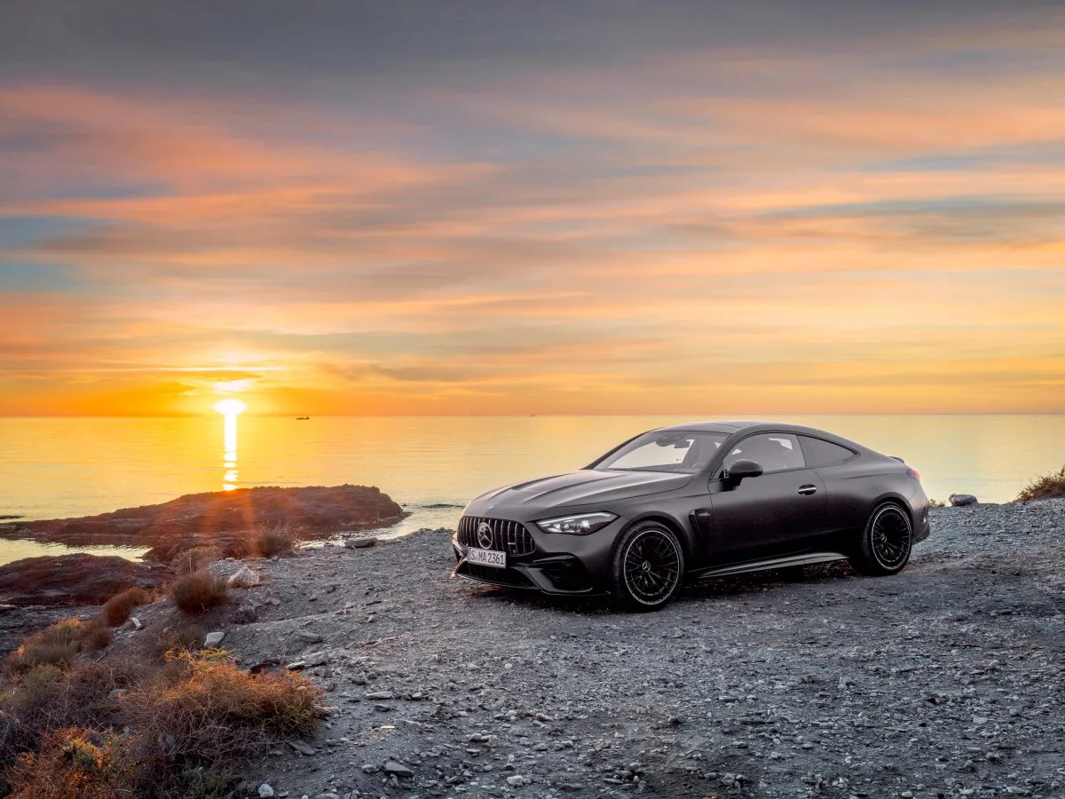 Mercedes-AMG CLE Coupé pri západe slnka
