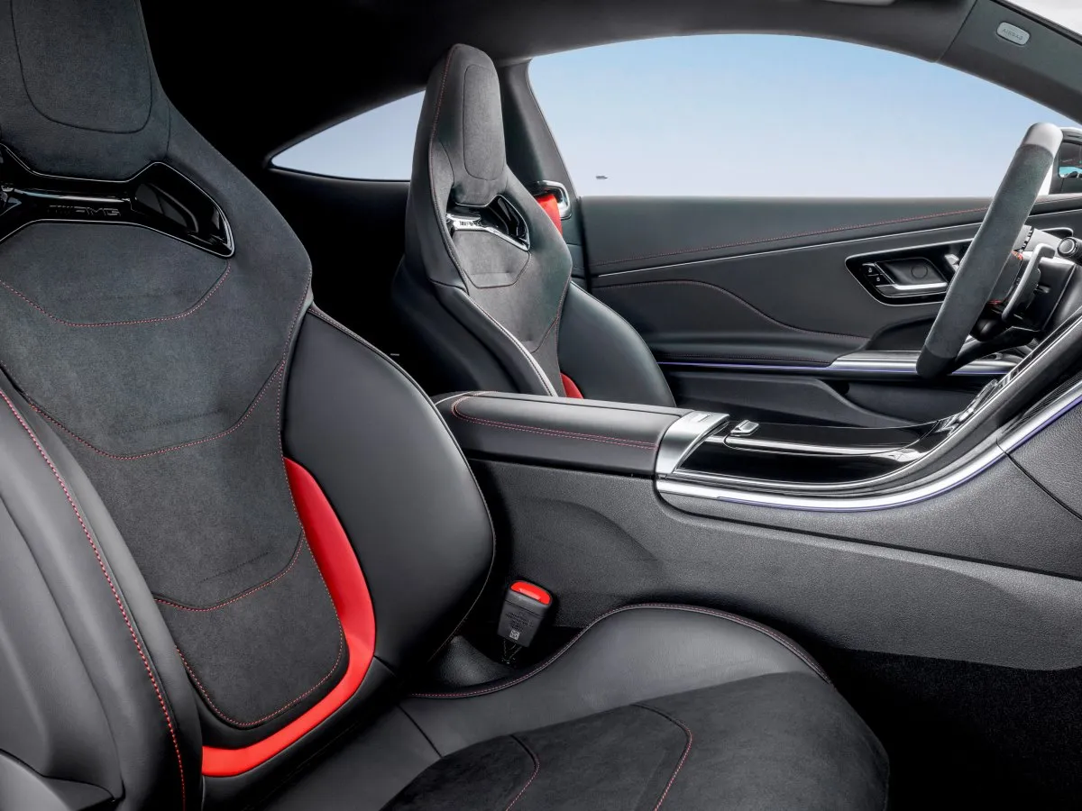 Mercedes-AMG CLE Coupé — športové sedadlá AMG