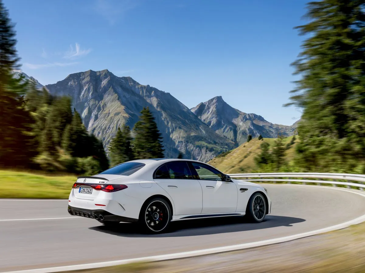 Mercedes-AMG E 53 HYBRID 4MATIC+ — Neuwagen aus Deutschland
