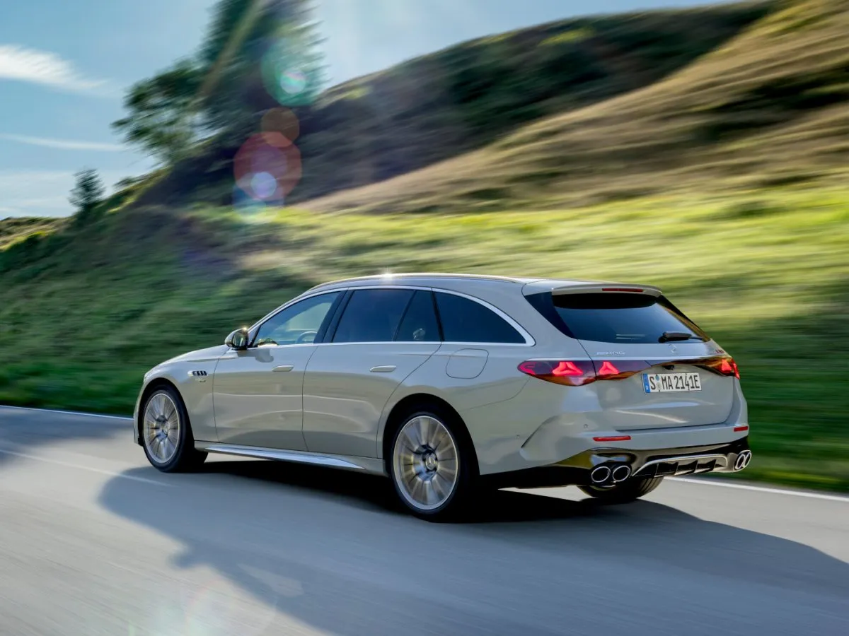 Mercedes-AMG E 53 HYBRID 4MATIC+ T-Modell — nové auto z Nemecka