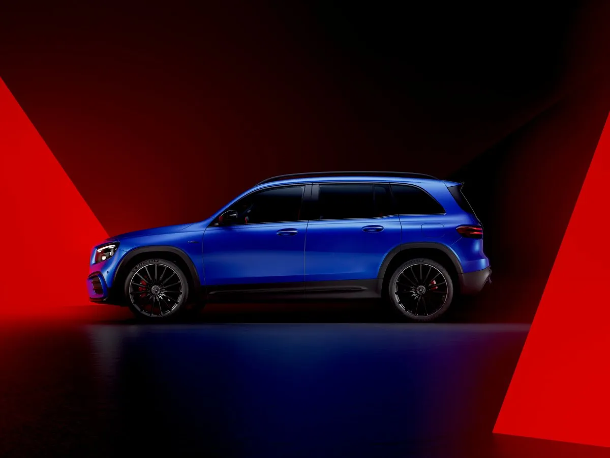 Mercedes-AMG GLB — bočný pohľad