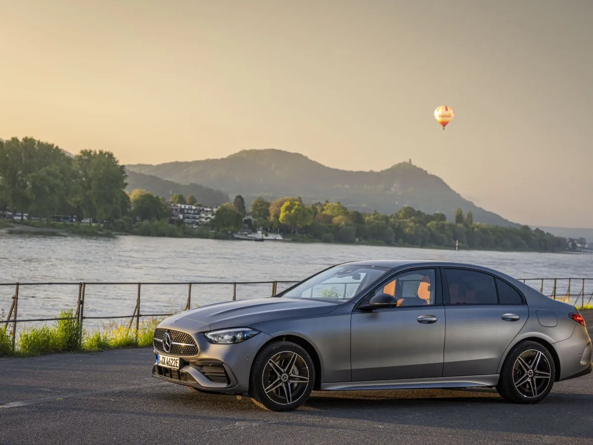Mercedes-Benz C-Class Saloon 180 rental