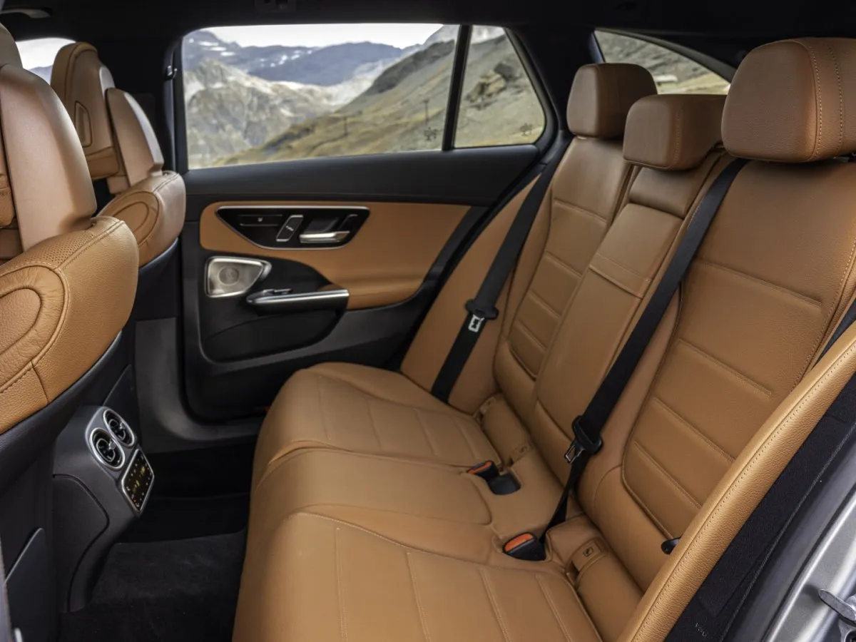 Mercedes-Benz C-Class Estate cabin and seats