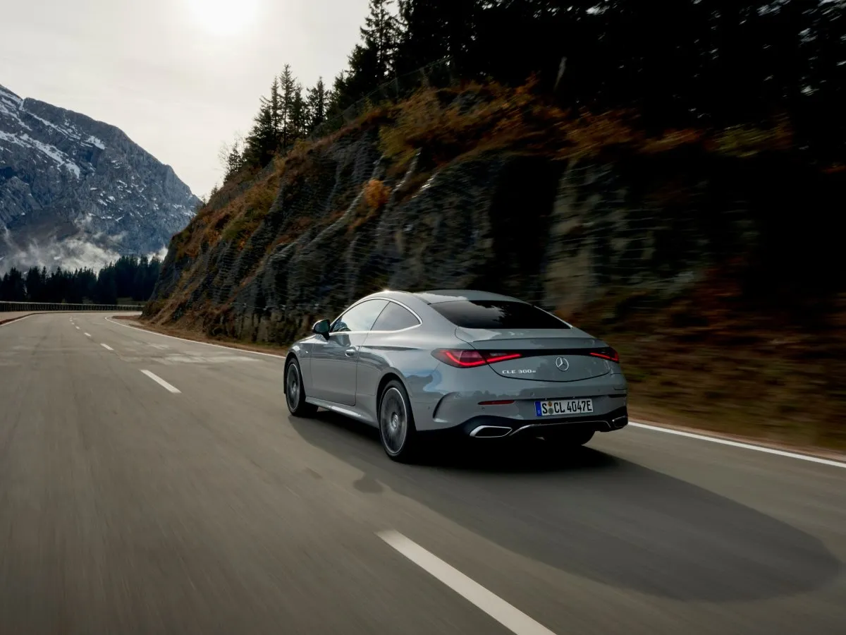 Mercedes-Benz CLE Coupé auf einer Bergstraße