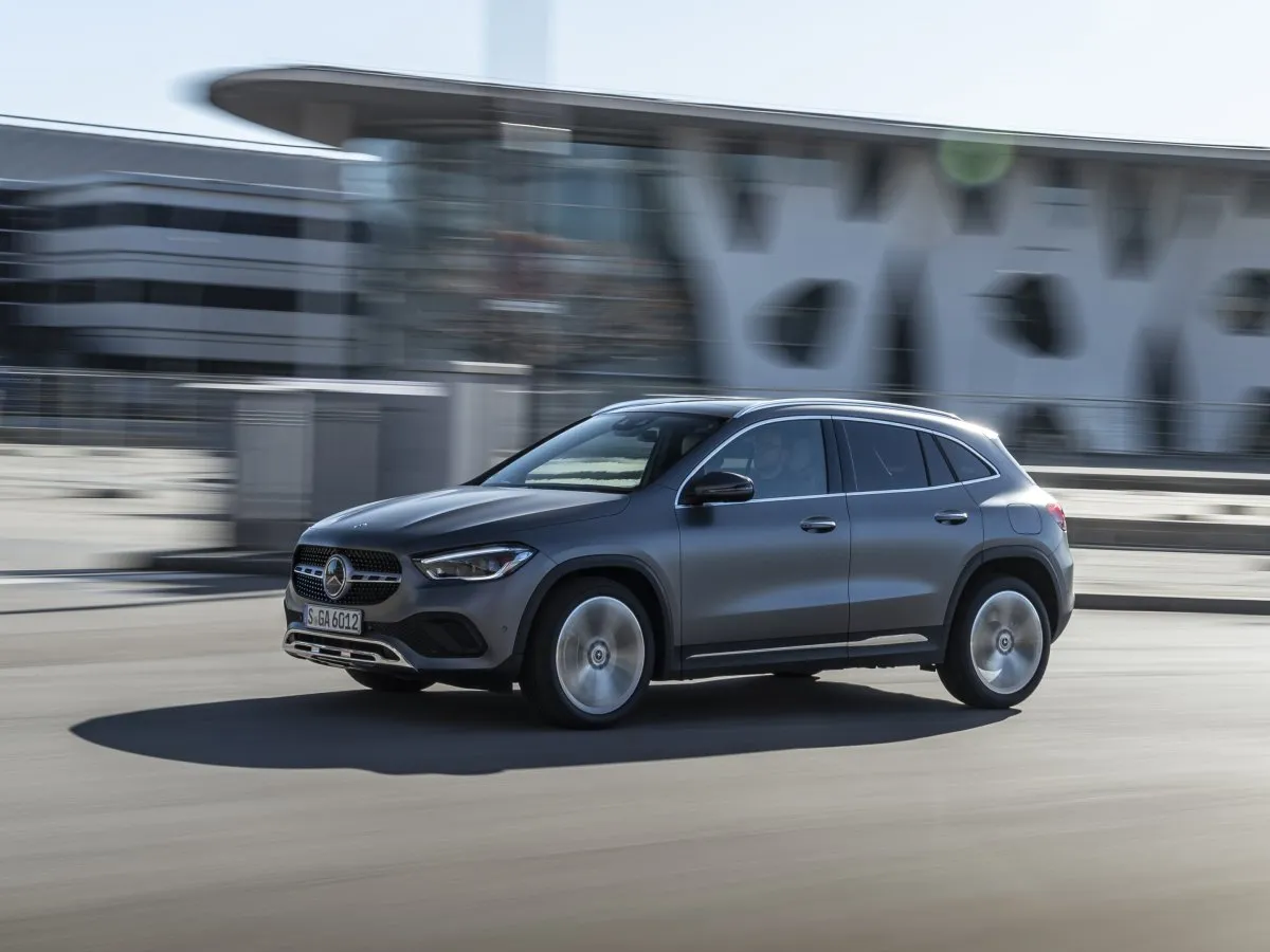 Mercedes-Benz GLA in der Stadt