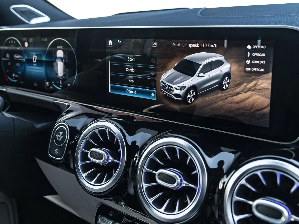 Mercedes-Benz GLA Armaturenbrett