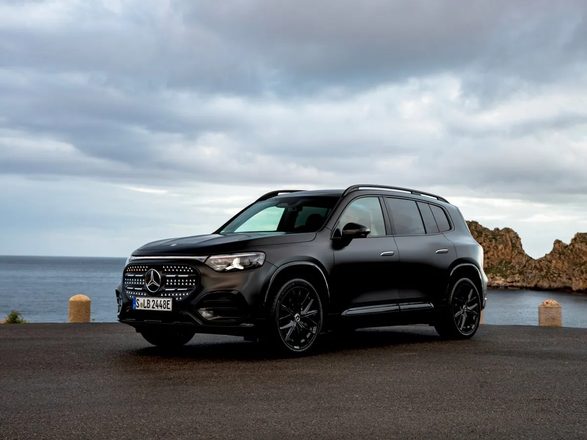 Mercedes-Benz GLB v čiernej farbe