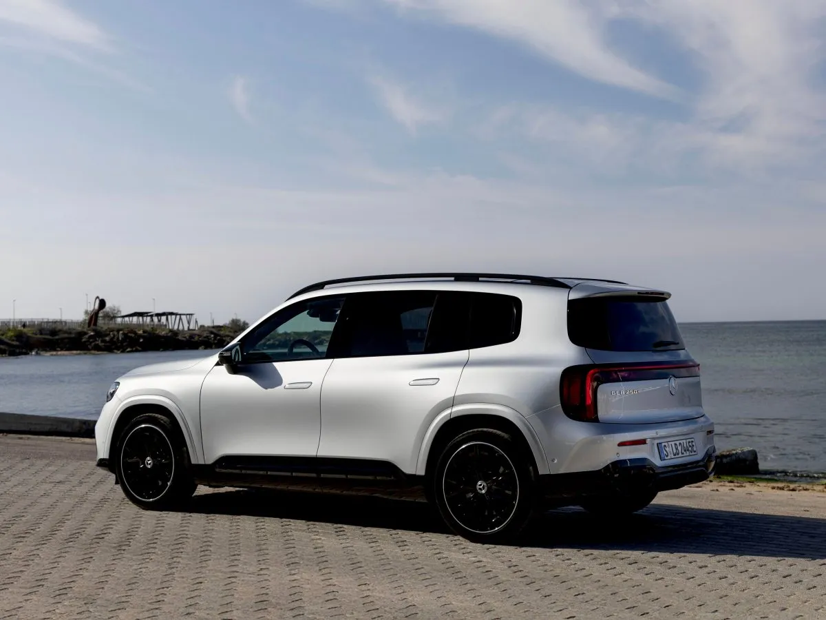 Mercedes-Benz GLB pohľad zboku