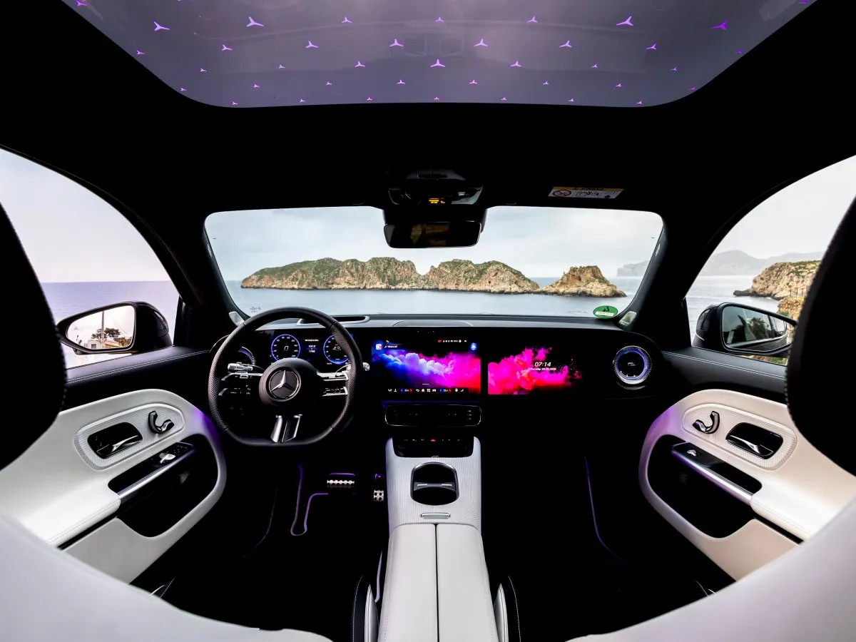 Mercedes-Benz GLB interiér, prístrojová doska