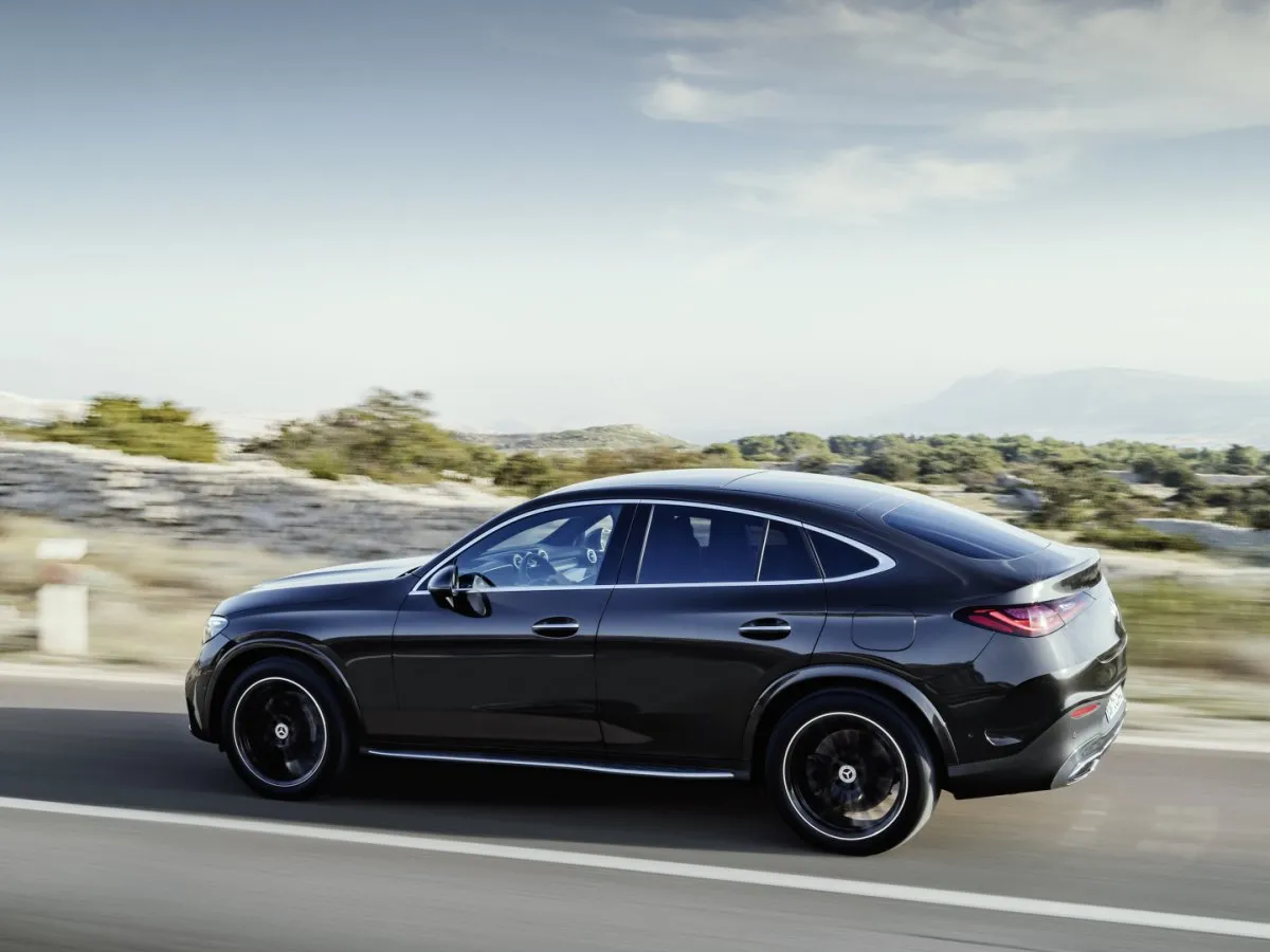 Mercedes-Benz GLC Coupé auf der Landstraße