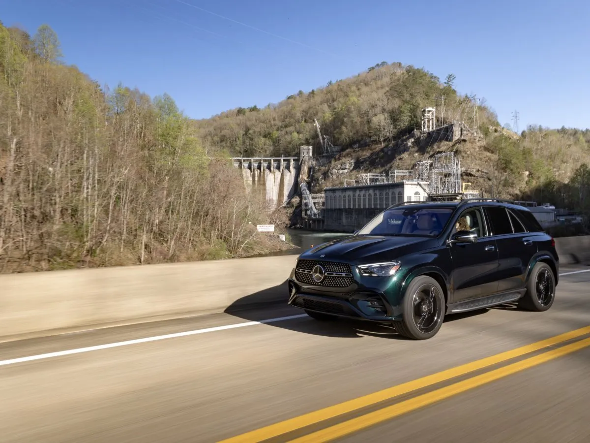 Mercedes-Benz GLE országúton