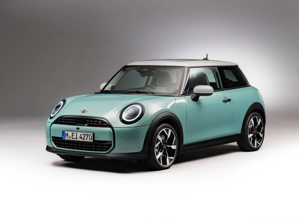 Prenájom MINI Cooper — nový MINI Cooper S v dlhodobom prenájme