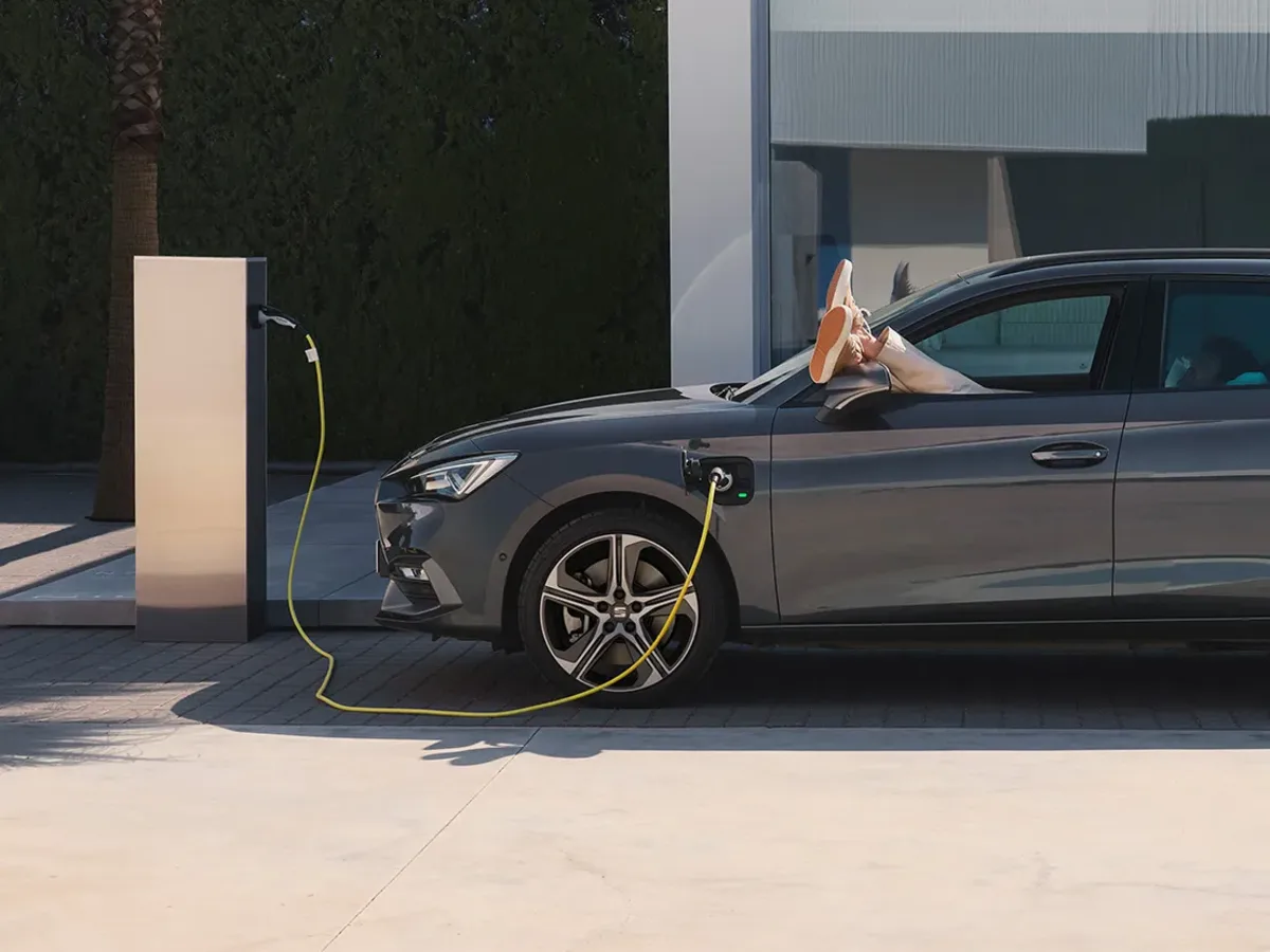 SEAT Leon Sportstourer charging