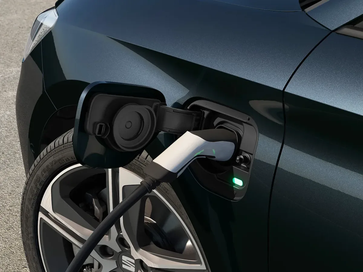 SEAT Leon Sportstourer charging port