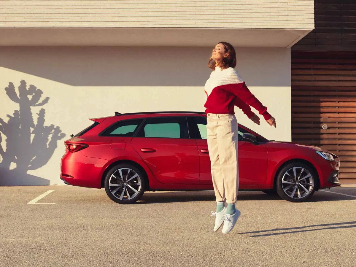 Seat Leon Sportstourer e-HYBRID 1,5 FR rental