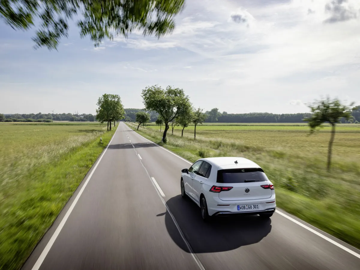 Volkswagen Golf zozadu