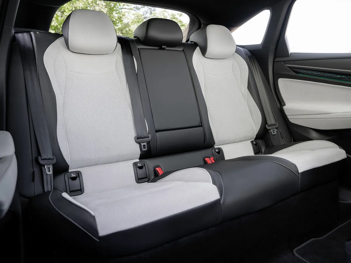 Volkswagen ID.7 Tourer interiér, palubná doska