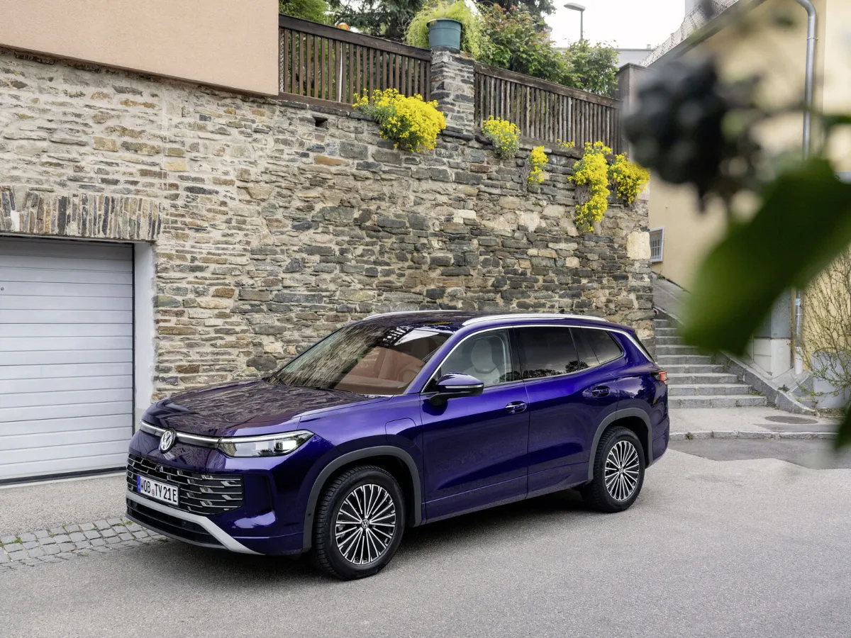 Volkswagen Tayron rental — the new VW Tayron on long-term rental