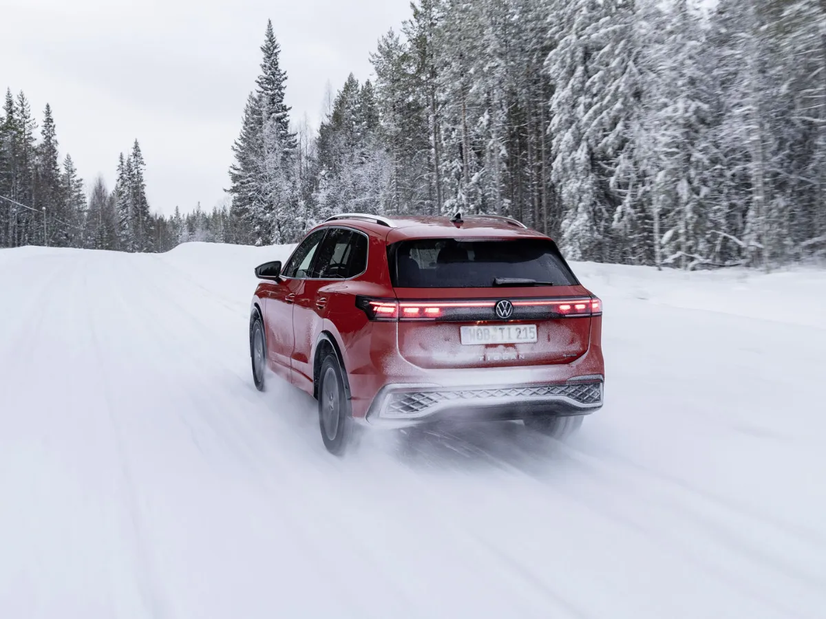 Volkswagen Tiguan from the rear, on a winter road