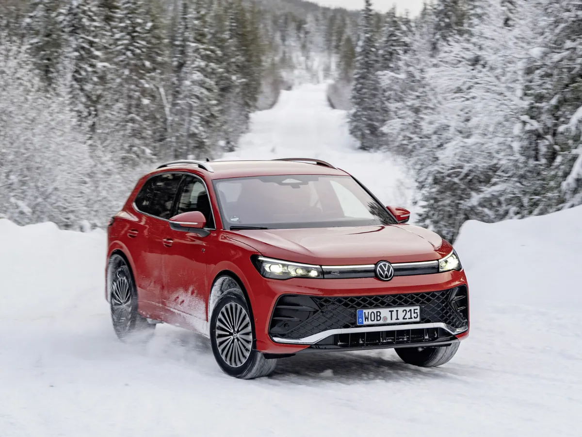 Volkswagen Tiguan in a snowy landscape