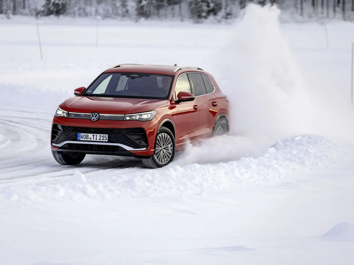Volkswagen Tiguan on a snowy track