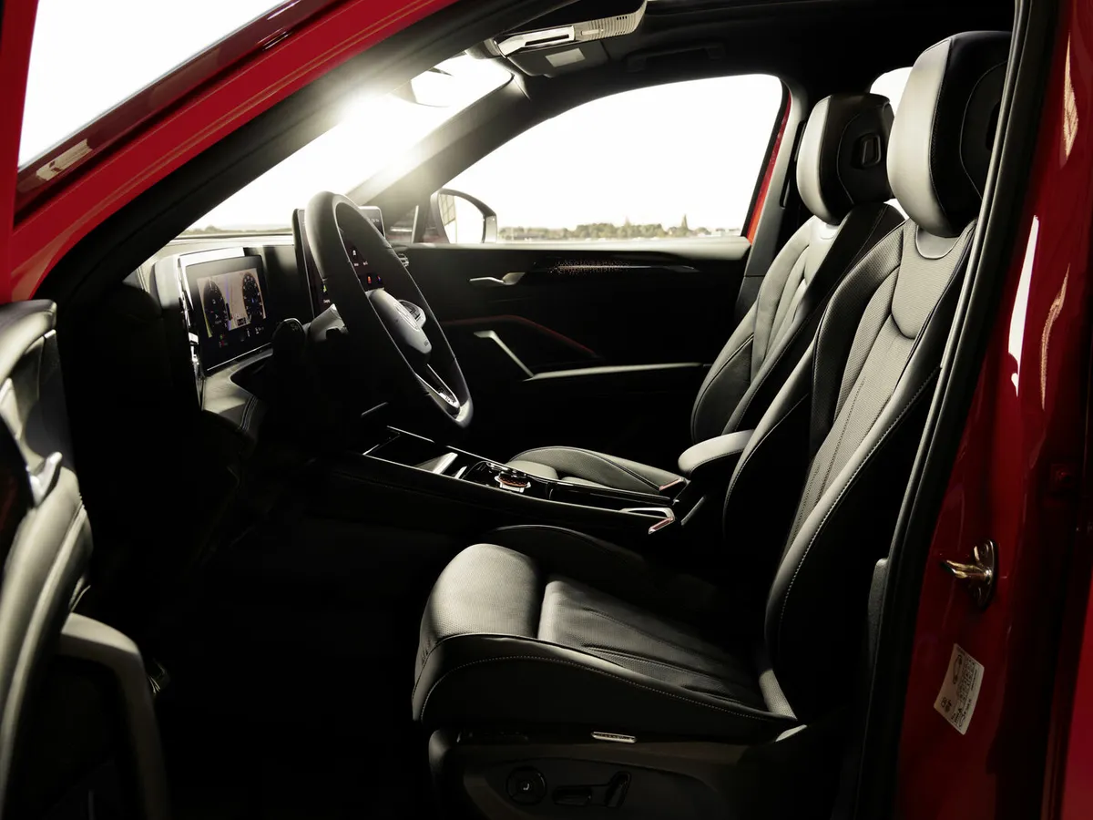 Volkswagen Tiguan interior, dashboard
