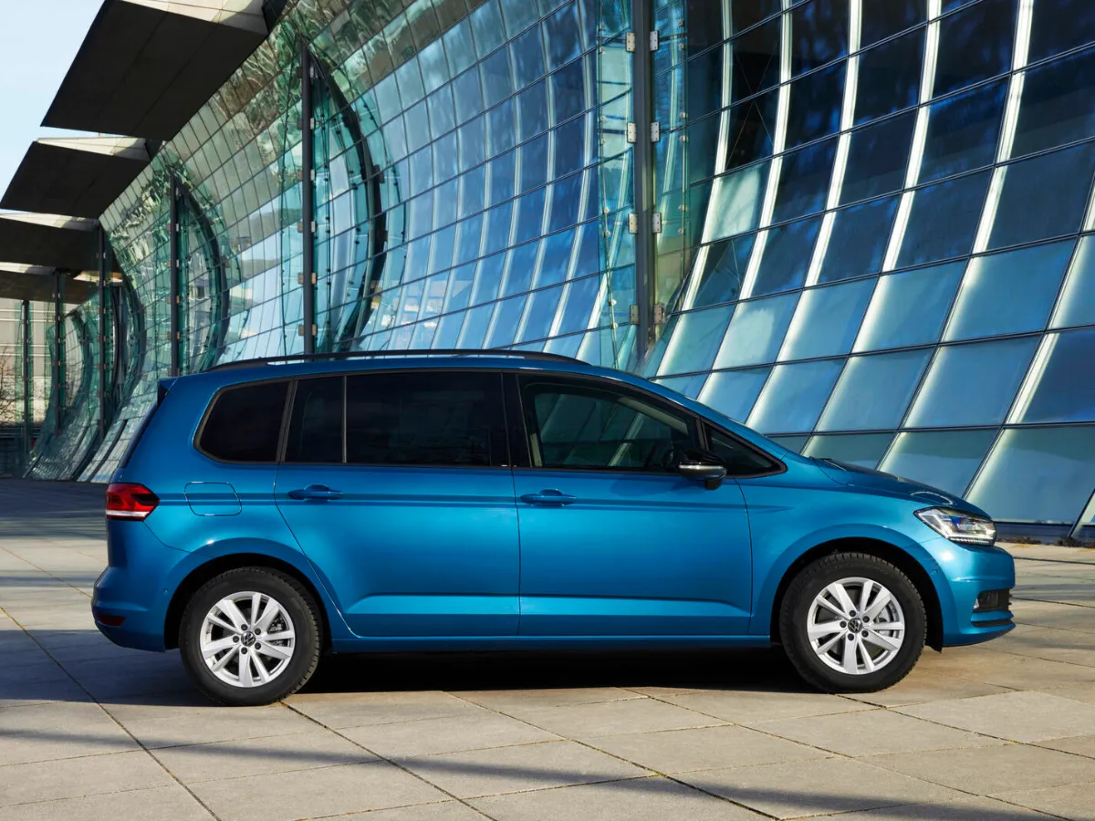 Volkswagen Touran oldalnézet