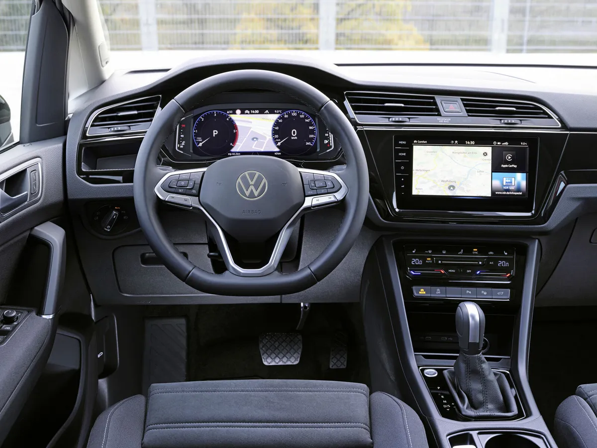 Volkswagen Touran belső tér, műszerfal