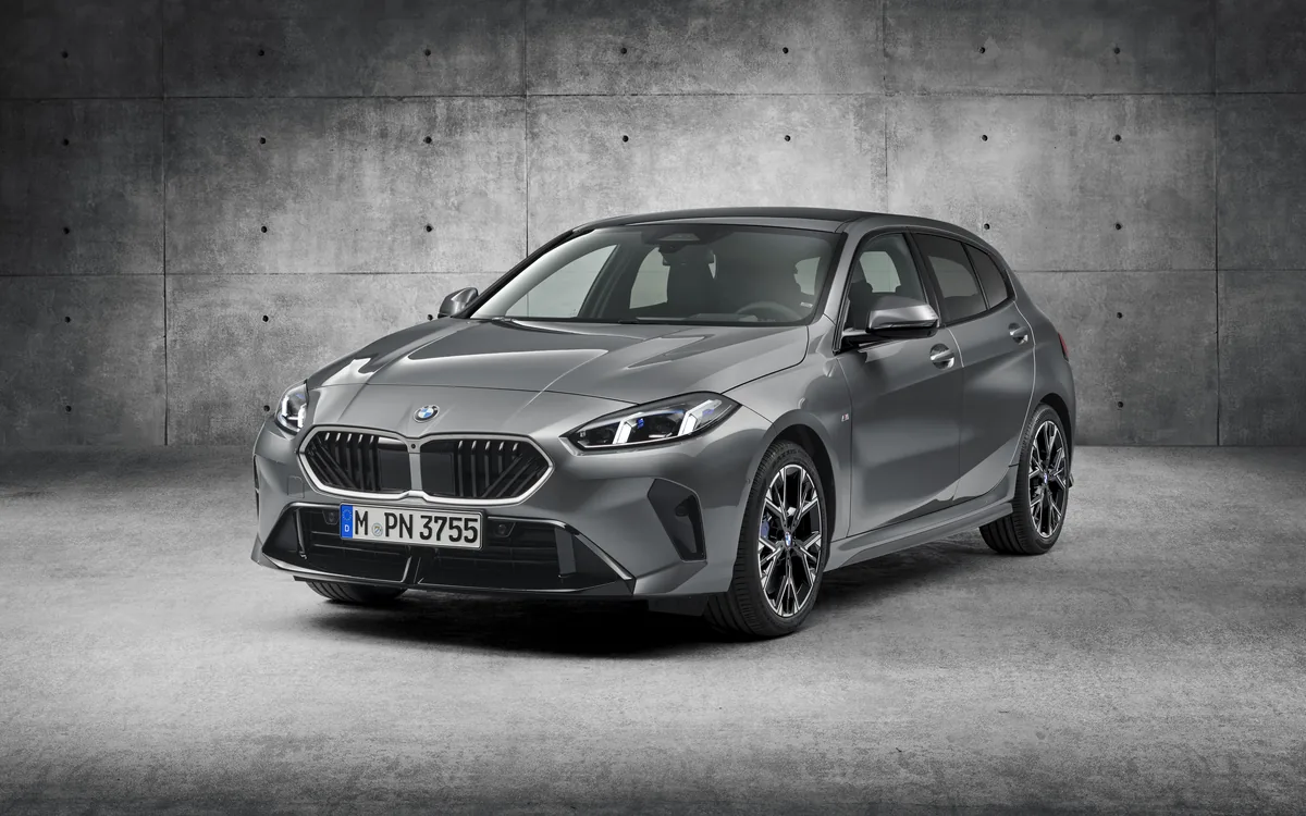 BMW 120d pohľad spredu