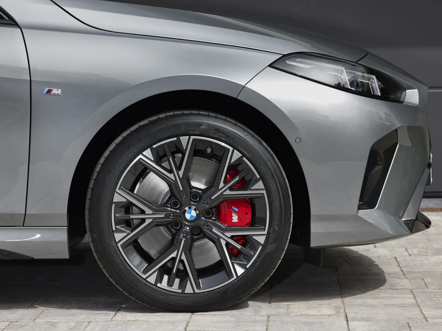 Disk z ľahkej zliatiny BMW radu 1 M, brzdový strmeň