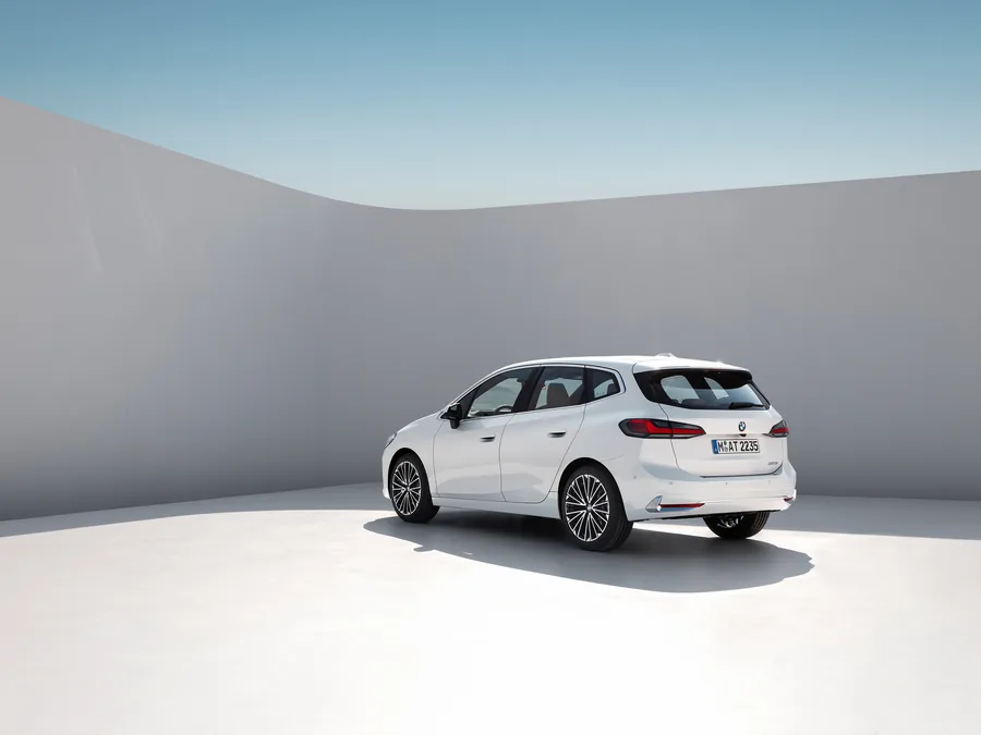BMW 2-es Active Tourer oldalnézet