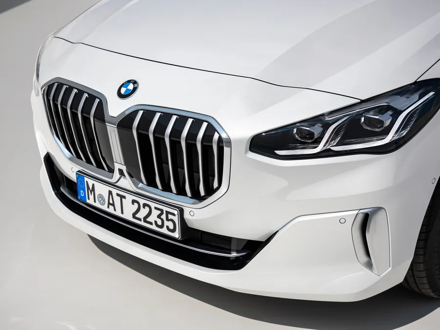 BMW 2-es Active Tourer veserács