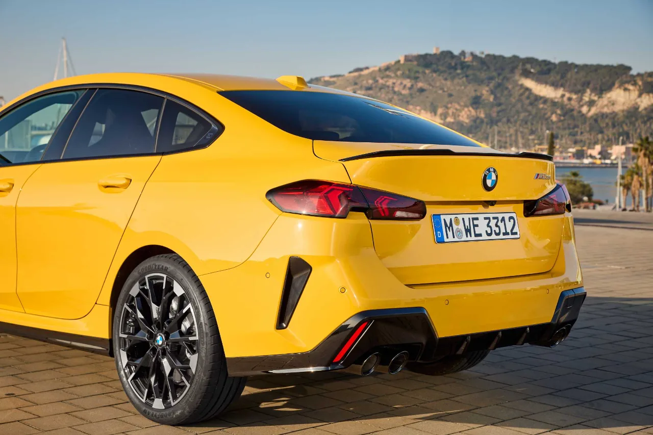 BMW M235 vier Endrohre, Sportabgasanlage